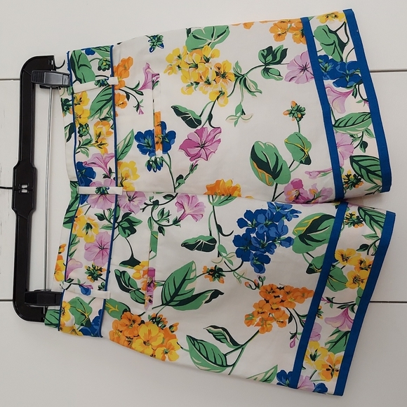 Ann Taylor Multicolored Floral Tie Waist Shorts with Blue Piping Size 2 NWT - Picture 7 of 16